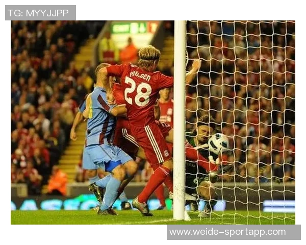 特尔强势突破双人防守首球入网精彩瞬间引爆赛季激情 特尔强势突破双人防守首球入网精彩瞬间引爆赛季激情