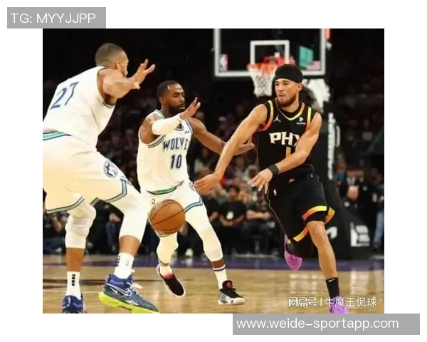 布克表现惊艳第三节独得16分全场砍下33分5板7助助球队取胜 布克表现惊艳第三节独得16分全场砍下33分5板7助助球队取胜