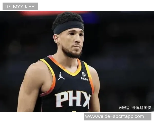 布克表现抢眼半场17分助力球队进攻火力全开次节独得11分展现个人能力 布克表现抢眼半场17分助力球队进攻火力全开次节独得11分展现个人能力