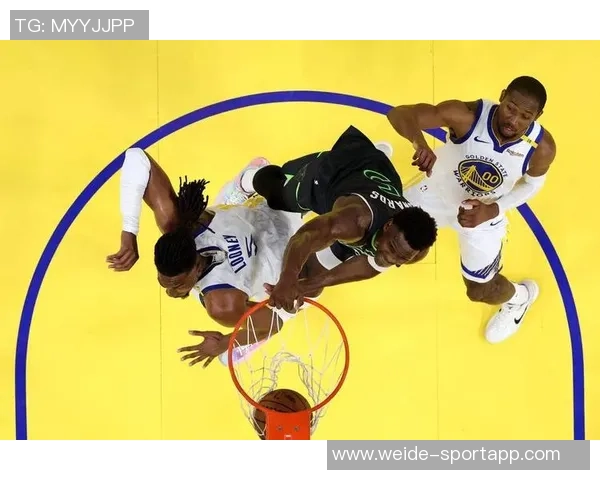 兰德尔全场表现平平下半场仅得9分贡献24分7板3助2断